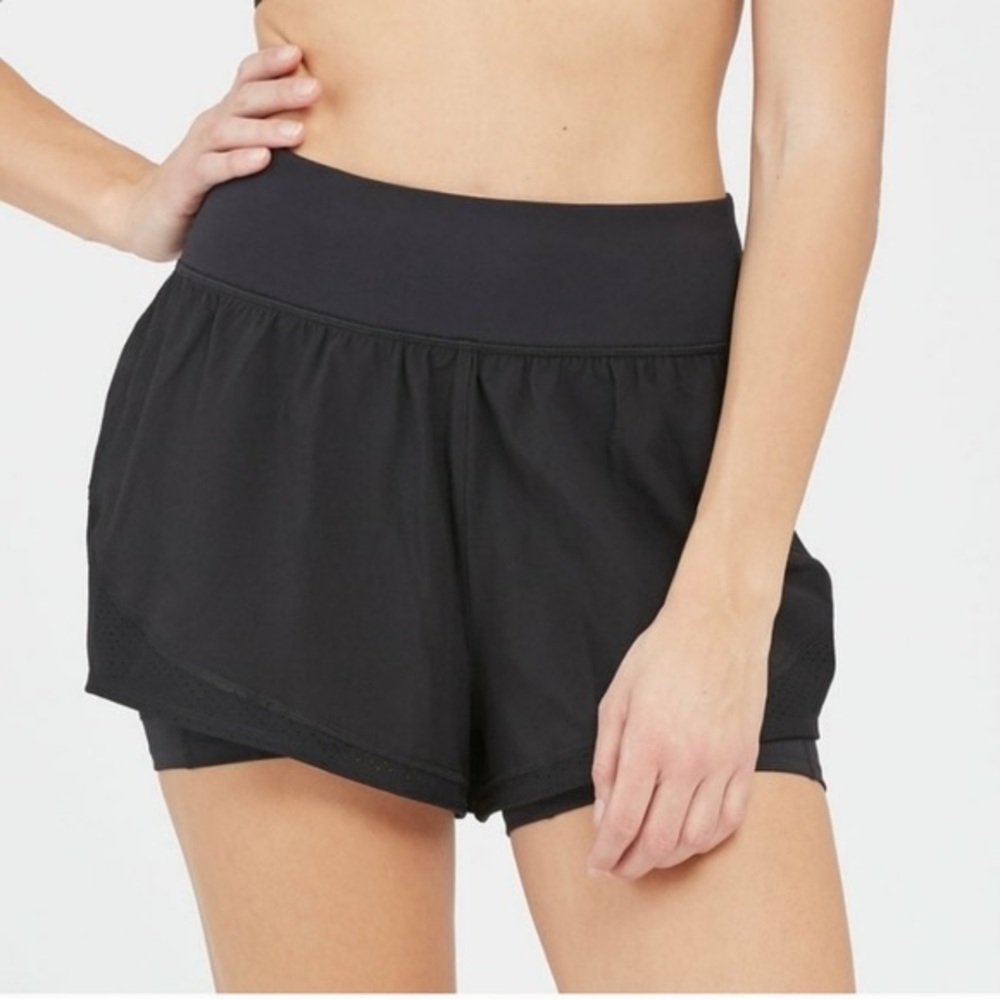 Like NEW SPANX Get Moving Short large Black Running Short